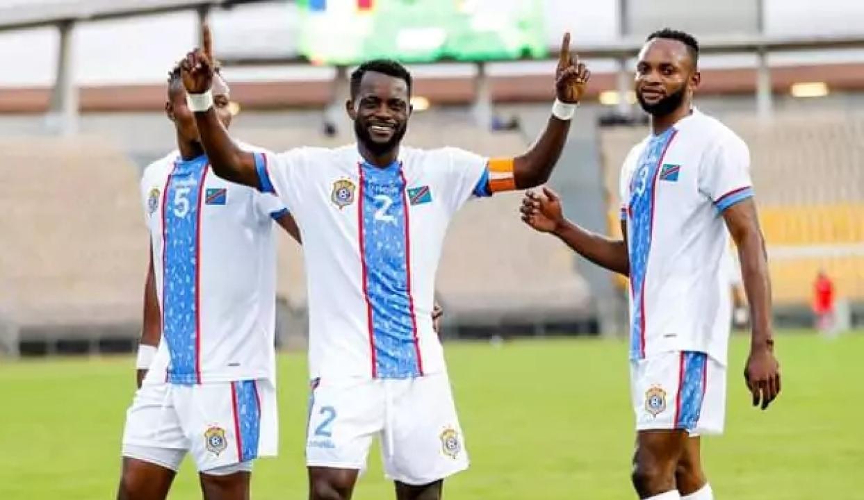 Djos Issama entouré de Peter Ikoyo et Boka Issaka lors éliminatoires du CHAN Algérie 2023. [Photo d'illustration]