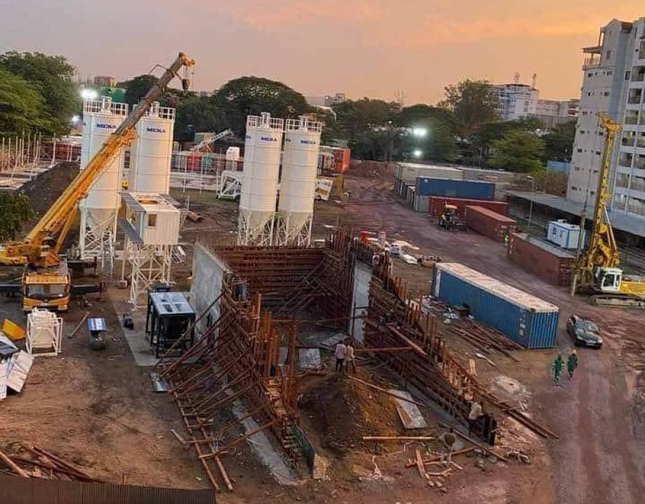 Base de stockage des matériaux de construction érigée dans l'enceinte de l'Athénée de la Gombe
