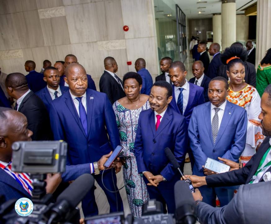 Christophe Mboso accompagné des membres du bureau de l'Assemblée nationale à la sortie de l'audience accordée par le Facilitateur Uhuru Kenyatta