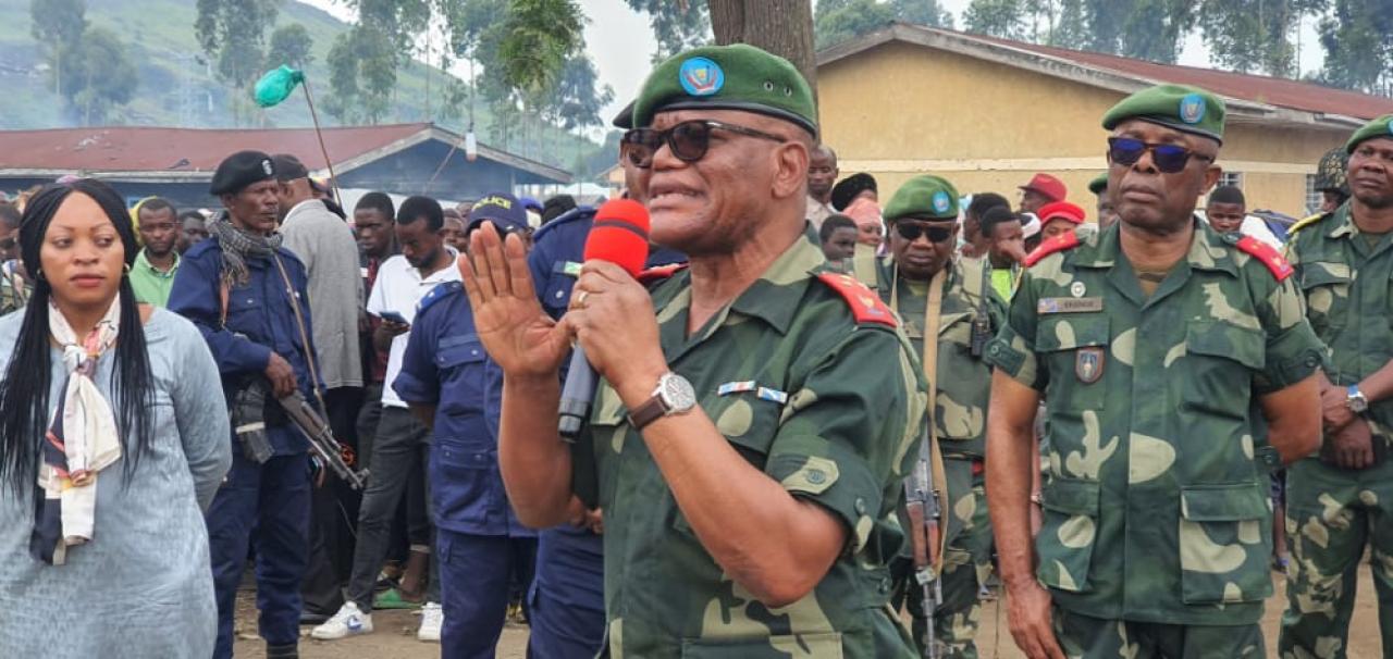 Le gouverneur militaire du Nord-Kivu, le Général Constant Ndima en pleine sensibilisation de la population à Goma