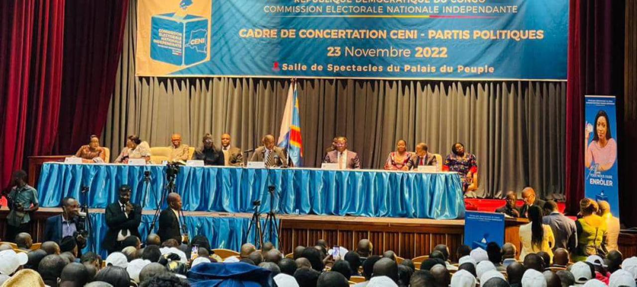 Les membres de la CENI lors d'un échange avec les délégués des partis politiques