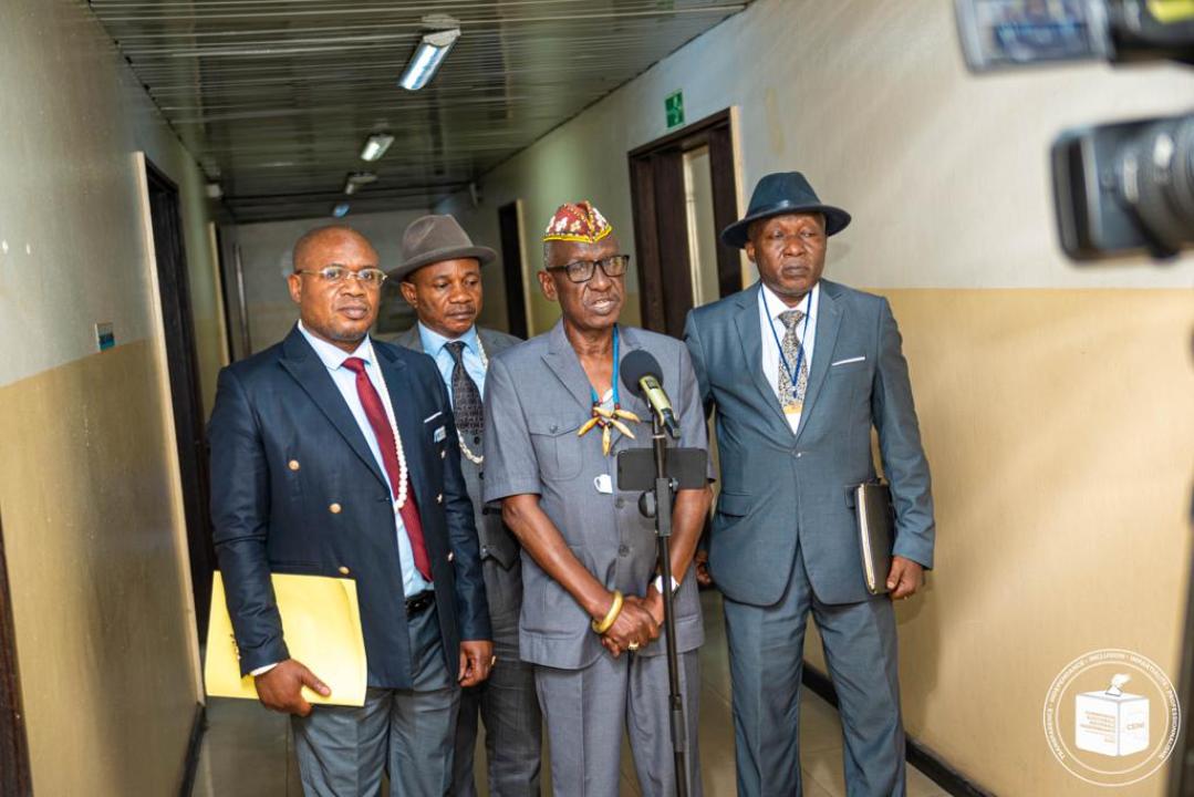 Une délégation de chefs coutumiers du Sud-Kivu après la rencontre avec le deuxième vice-président de la CENI, Didi Manara, mardi 29 décembre 2022