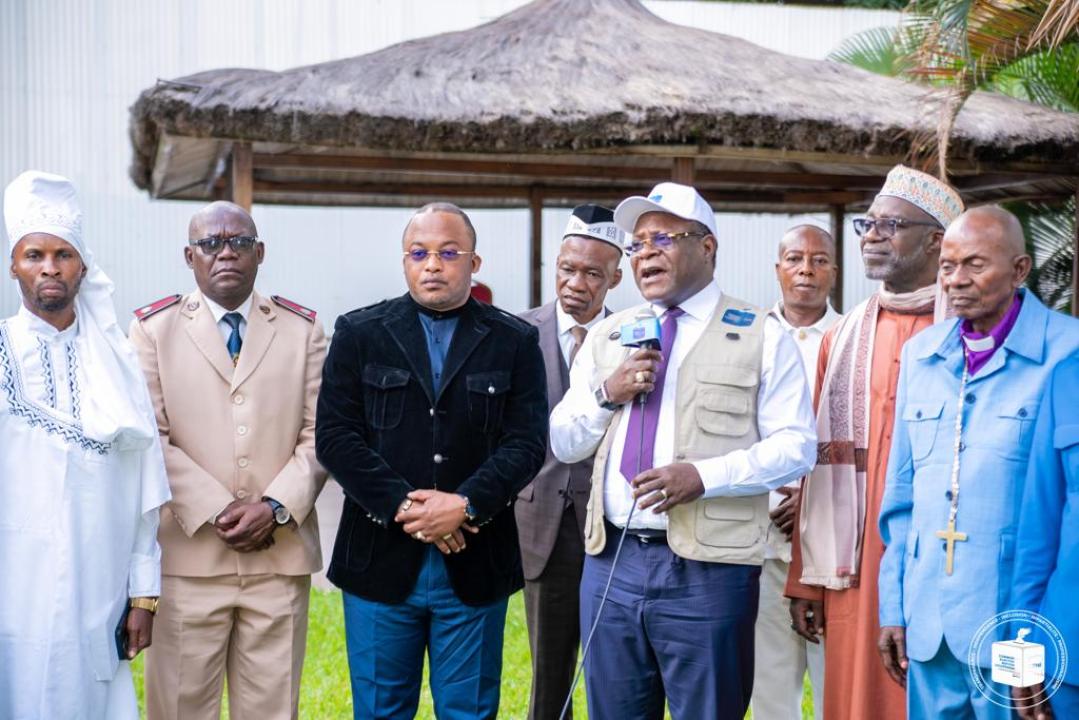 Le deuxième vice-président de la CENI, Didi Manara et les membres de la CIME