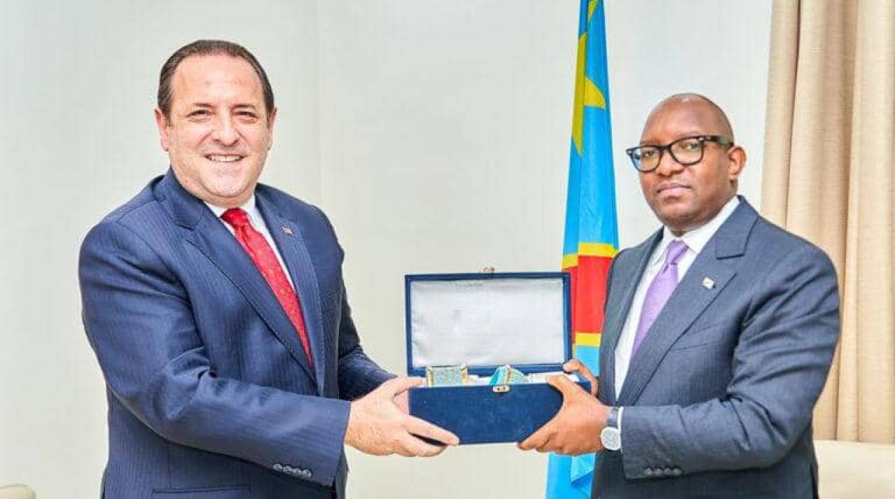 L'ambassadeur turc en RDC, Murat UIKU et le Premier Ministre Sama Lukonde, jeudi 08 décembre à la Primature