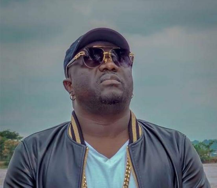 L'artiste musicien, Celeo Scram.