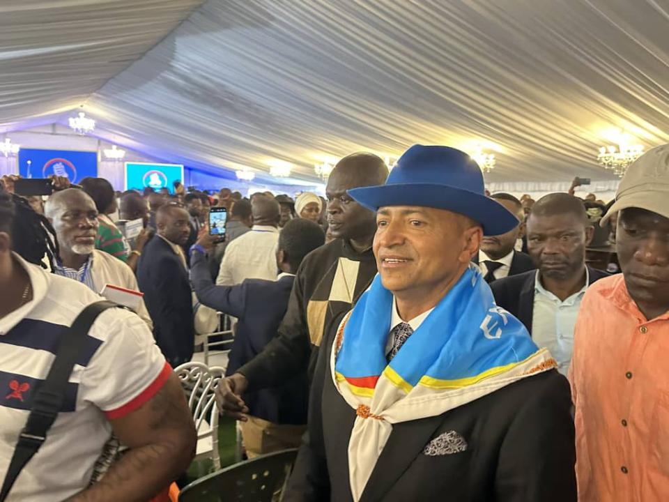 Moïse Katumbi investi candidat président de la République avec insignes du parti Ensemble pour la République