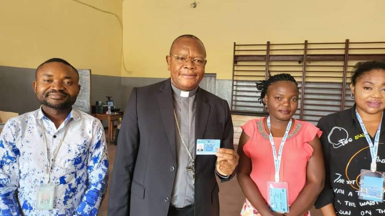 Le cardinal Fridolin Ambongo après s'être enrôlé au collège Saint Raphaël ce mardi 27 décembre 2022