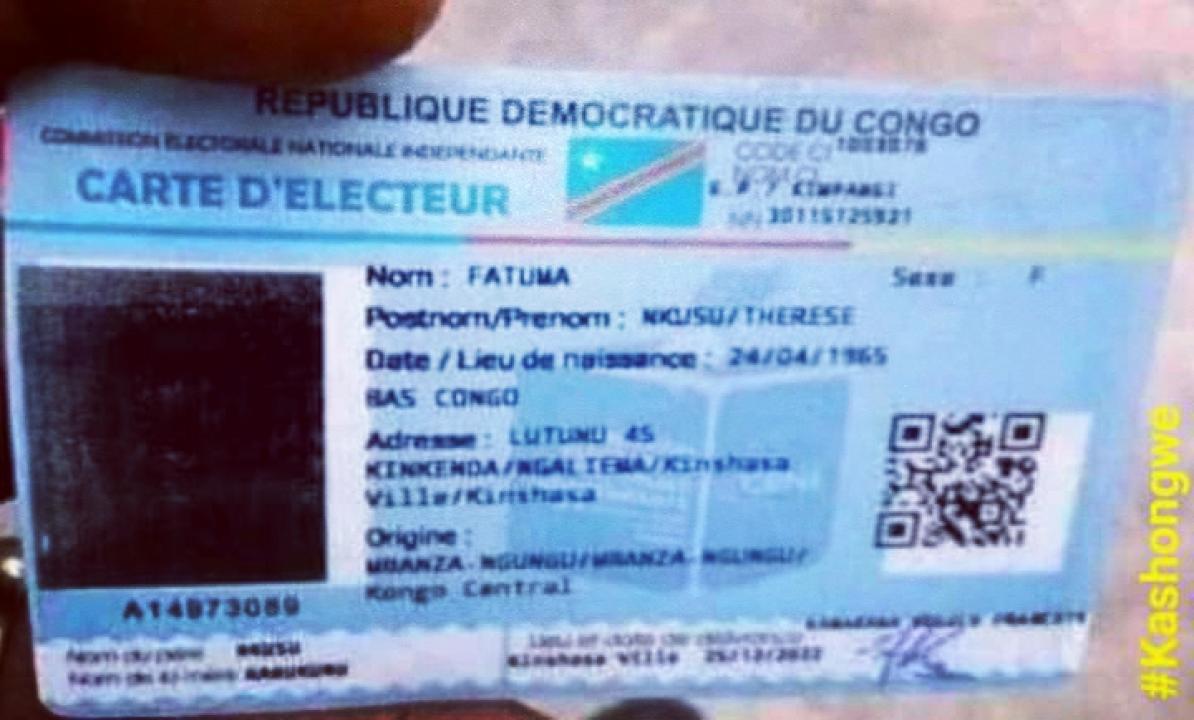 Une carte d'électeur dont la photo est pratiquement invisible