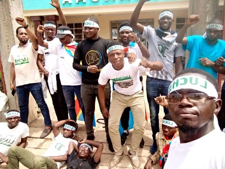 Les militants de la Lucha en sit-in devant le gouvernorat du Kasaï