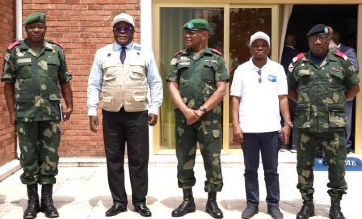 Le vice président de la CENI Didi Manara avec les autorités militaires du Nord-Kivu après leur réception au gouvernorat à Goma