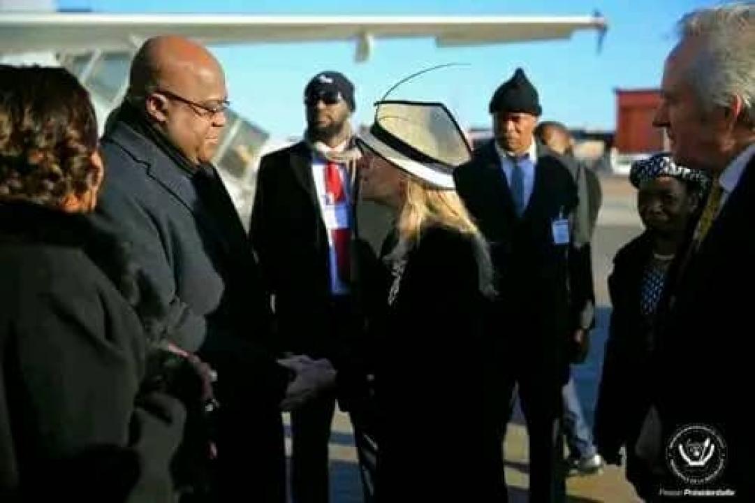 Le chef de l'État, Félix Tshisekedi acceuilli au pieds de l'avion par quelques officiels ( photo d'illustration)