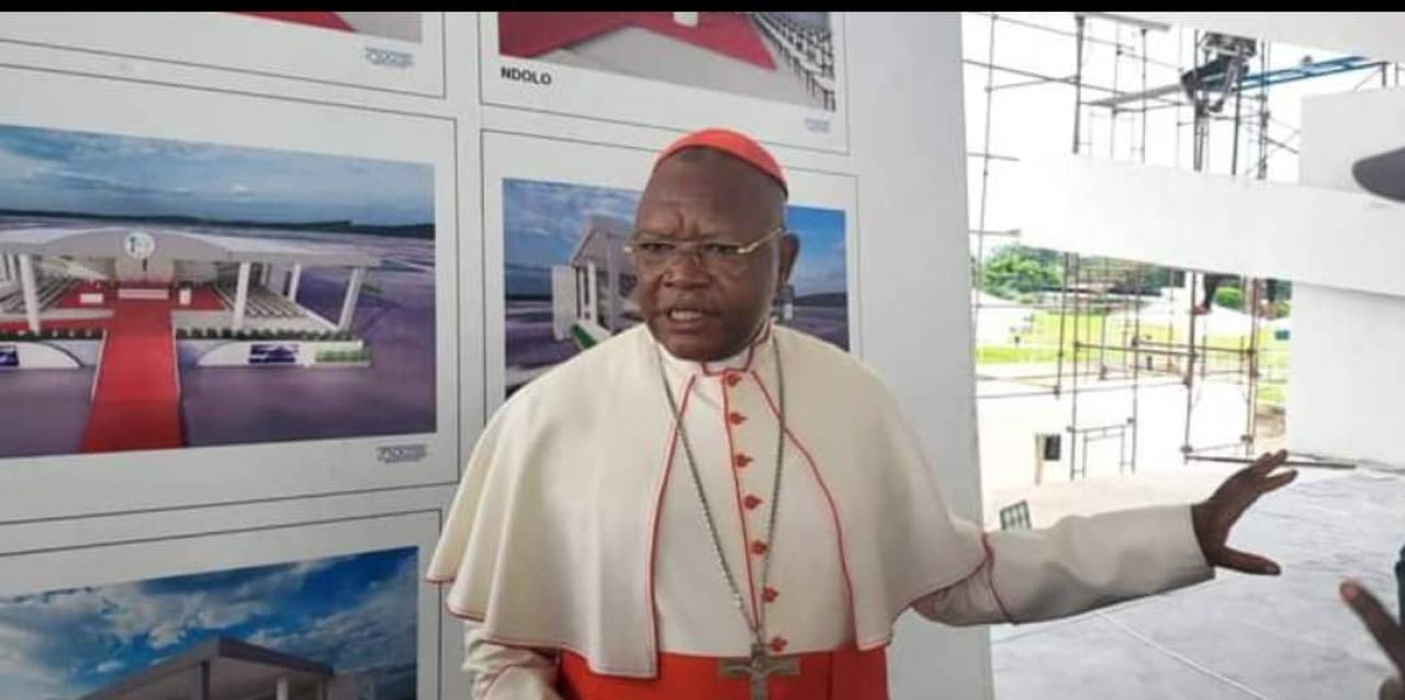Le cardinal Fridolin Ambongo lors de sa visite au site de Ndolo