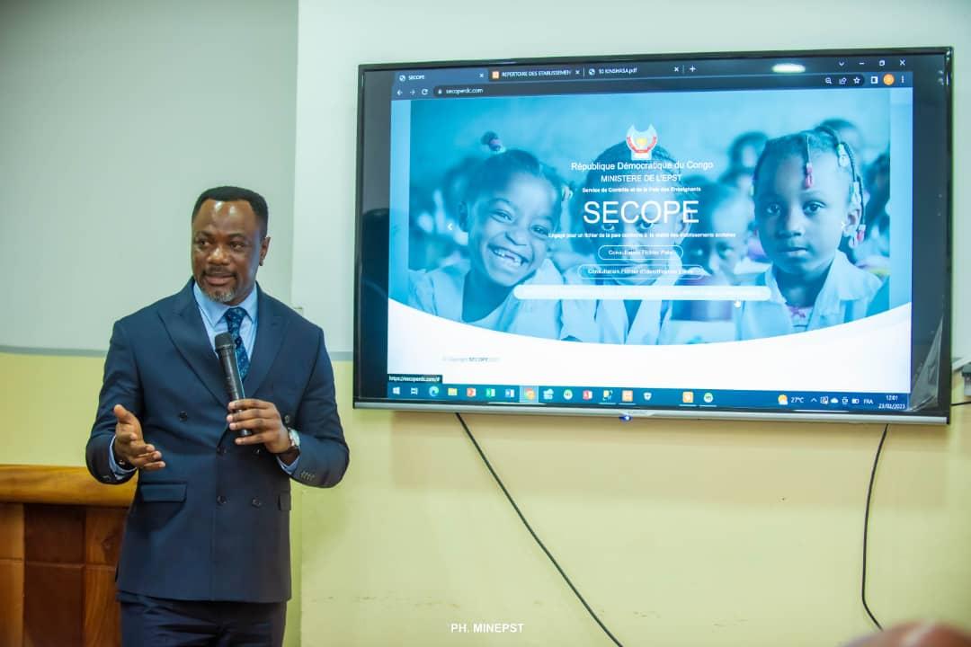 Tony Mwaba procède au lancement du Répertoire de référence des établissements scolaires publics mécanisés