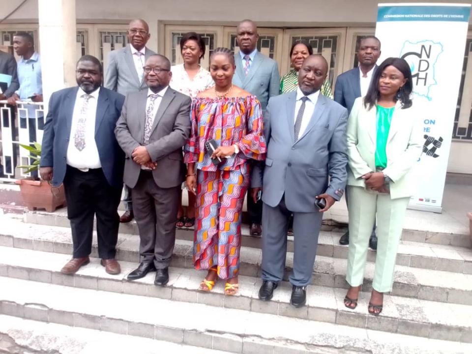 Les membres du bureau définitif de la CNDH que préside Paul N'sapu Mukulu