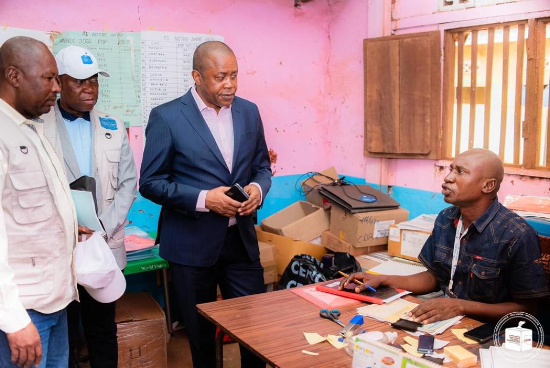 Le président de la CENI lors de sa mission d'inspection à Gemena