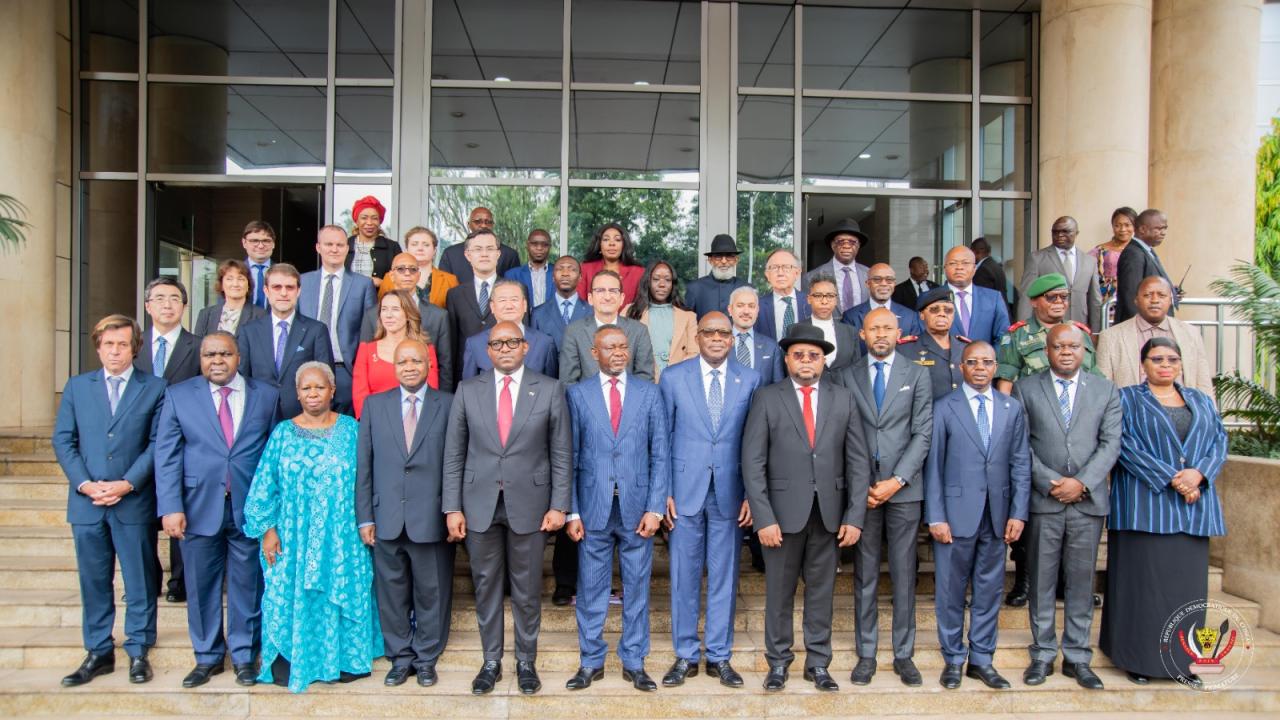 La délégation de l'ONU reçue par le Premier Ministre en présence de quelques officiels congolais, vendredi 11 mars, à Kinshasa