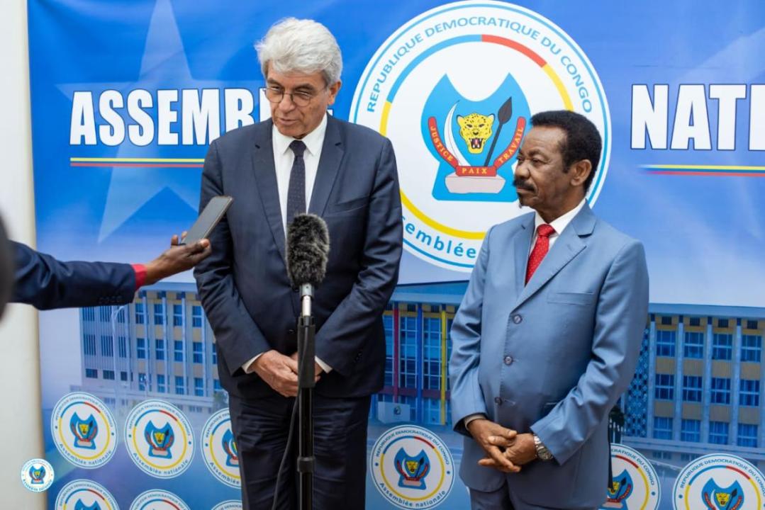 L'ambassadeur français Bruno Aubert et le Président de l'Assemblée Nationale Christophe Mboso