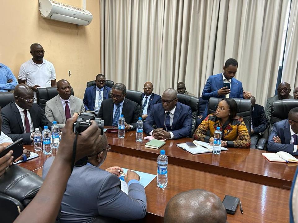 Madame le DGA de l'Office Congolais de Contrôle Christelle Muabilu lors des travaux  sur la décongestion urgente à la frontière RDC-Zambie