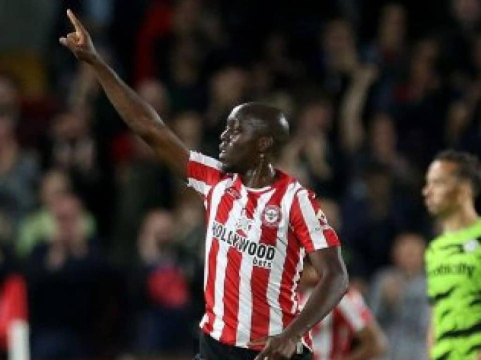 Yoane Wissa sous les couleurs de Brentford FC, lors d'un match de Premier League.