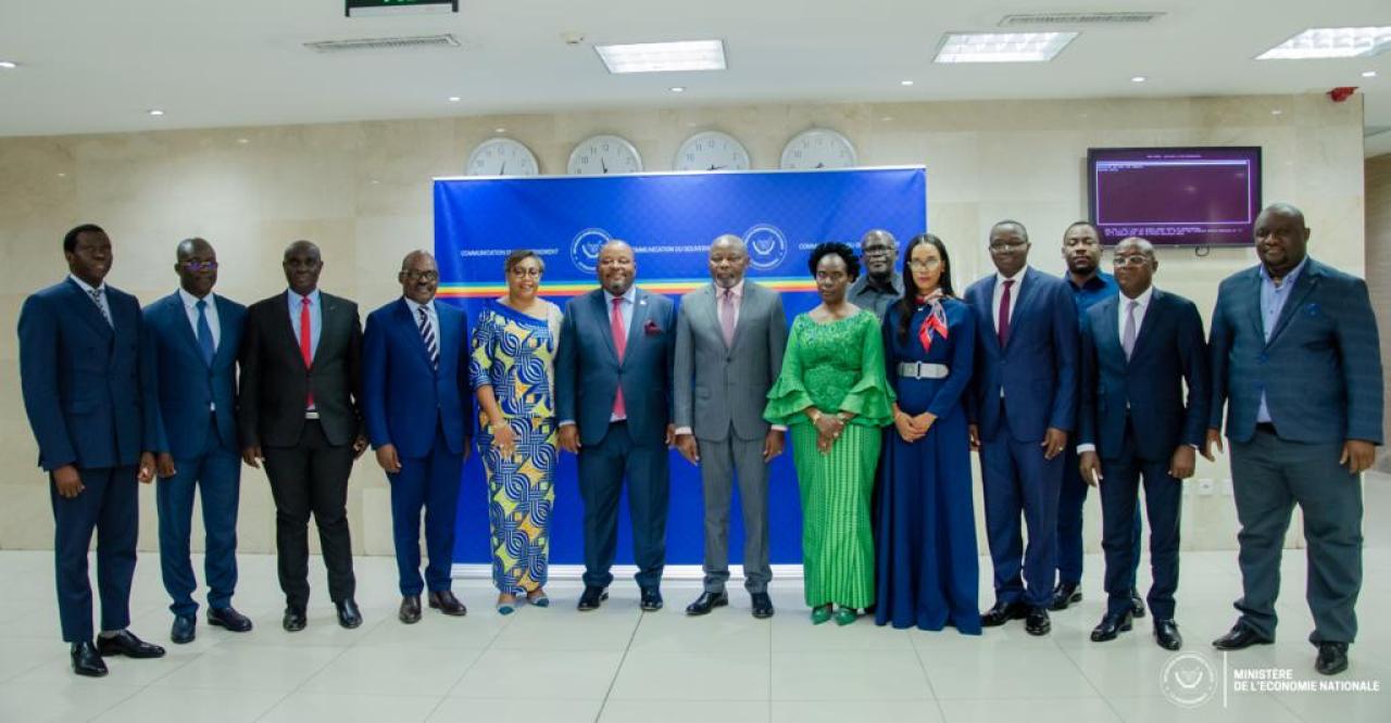 Le Vice-Premier ministre chargé de l'économie, le Dr Vital Kamerhe au milieu d'autres ministres membres de la commission Ecofin du gouvernement