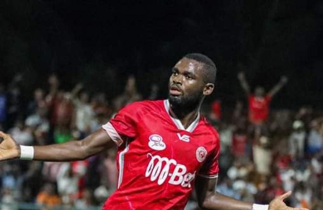 Jean Baleke en pleine célébration d'un but