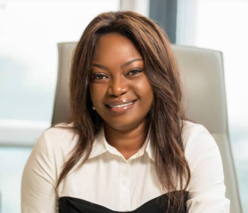 Yvonne Kusuamina, Gérante statutaire de la société Pay Network