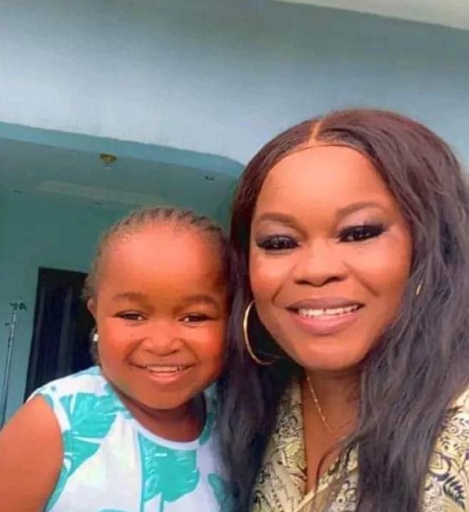 Ursule Peshanga et l'actrice nigériane, Ebube Obio