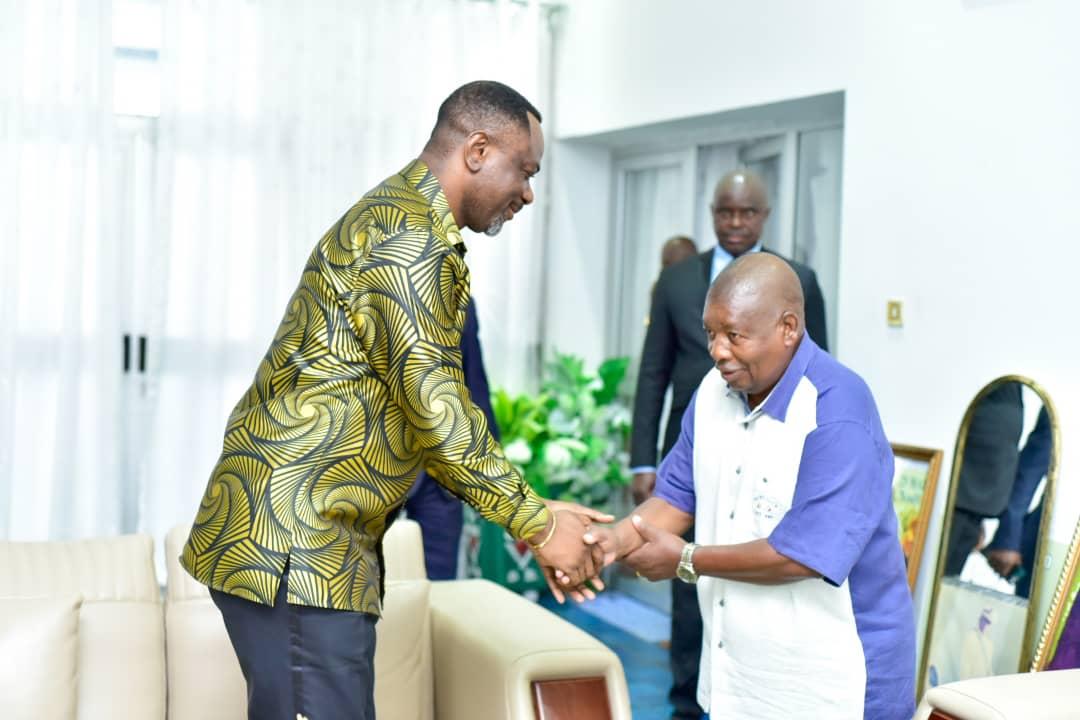 Le ministre de l'EPST, le professeur Tony Mwaba chez Papa Simon Kimbangu