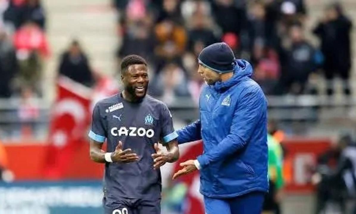 Chancel Mbemba et Igor Tudor.
