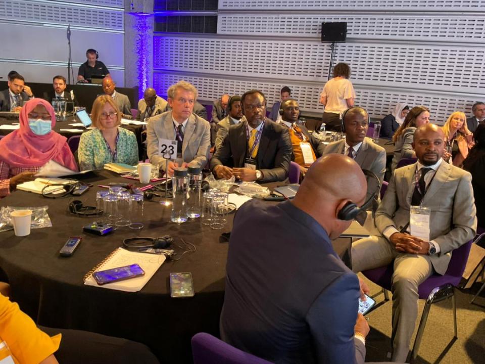 Le ministre congolais Tony Mwaba participe au sommet mondial de l'éducation à Londres