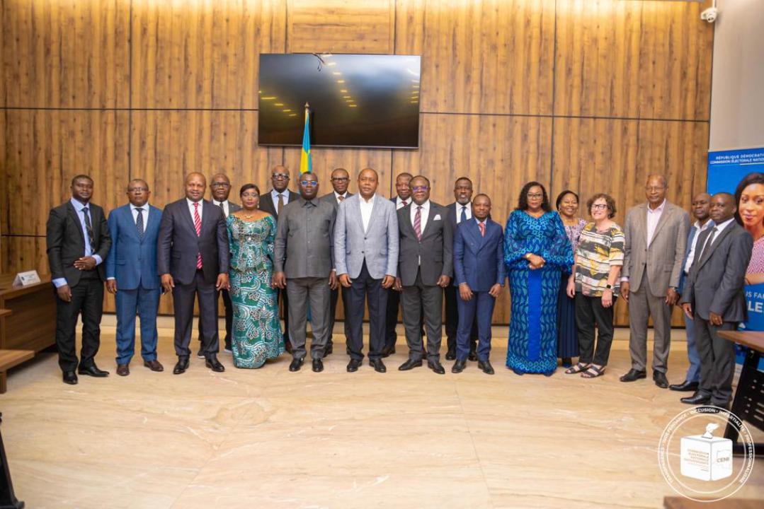 Les membres du bureau de la CENI, Félix Tshisekedi et les experts venus pour l'audit externe du fichier électoral