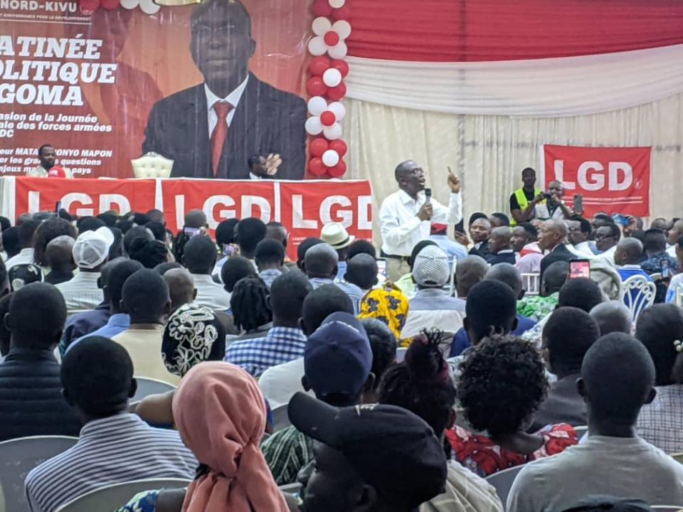 Augustin Matata Ponyo lors de son meeting à Goma