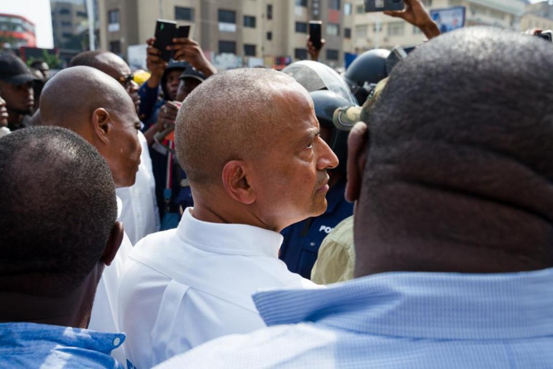 Opposition sur le boulevard 30 juin