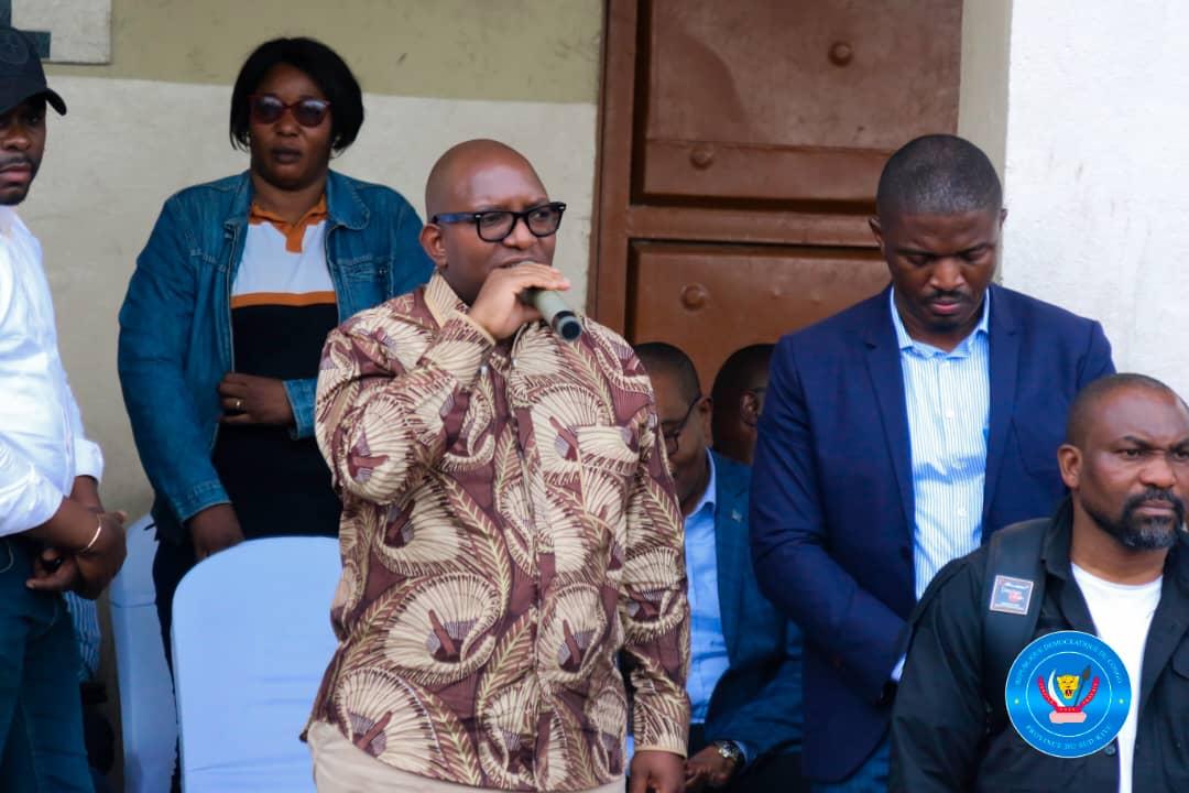 Le Premier Ministre devant les familles des victimes de la catastrophe de Kalehe au Sud-Kivu