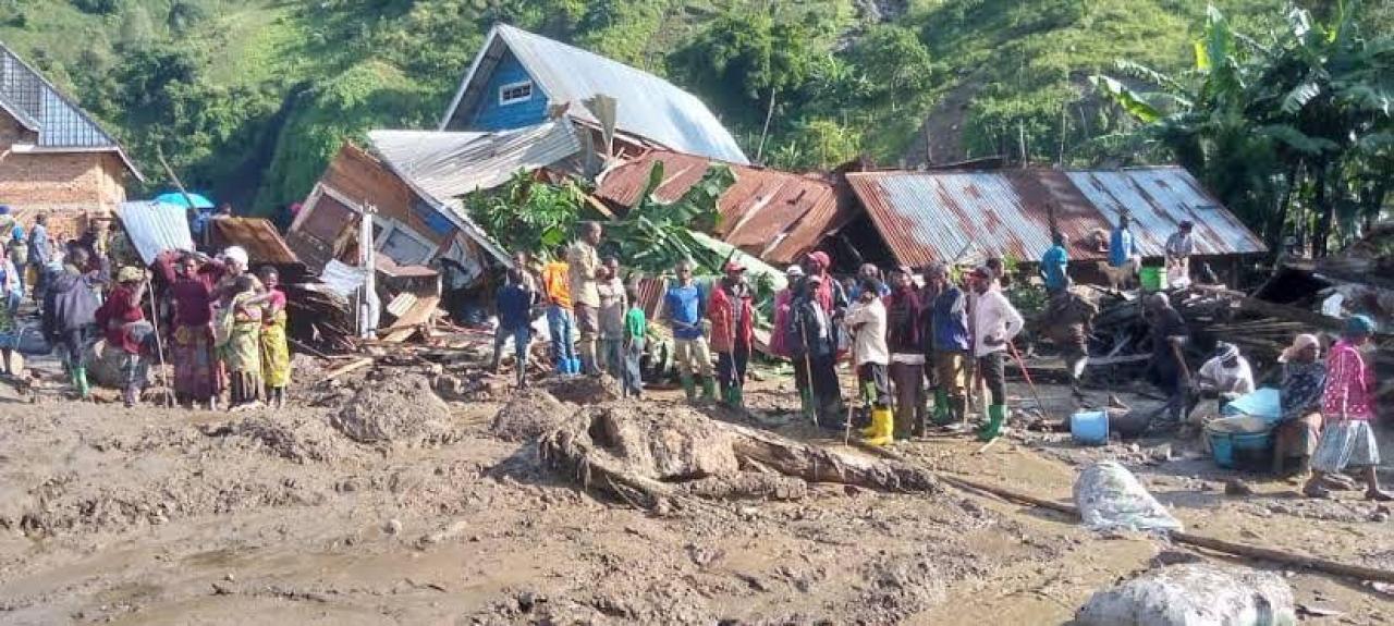 La population de Kalehe après l'inondation survenue dans la nuit du jeudi 04 au vendredi 05 mai 2023