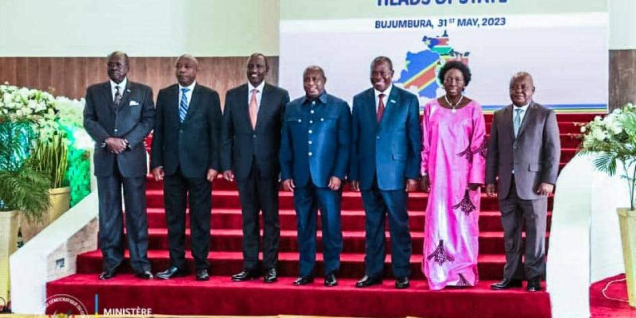 Les chefs d'État et de gouvernement à la clôture du 21e sommet de l'EAC au Burundi