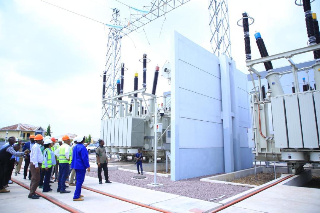 Visite de la DG de l'ARE au poste électrique de Kinsuka