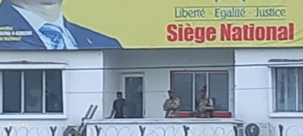 Les bureaux de l'Alliance pour le changement pris d'assaut par les éléments de la garde républicaine