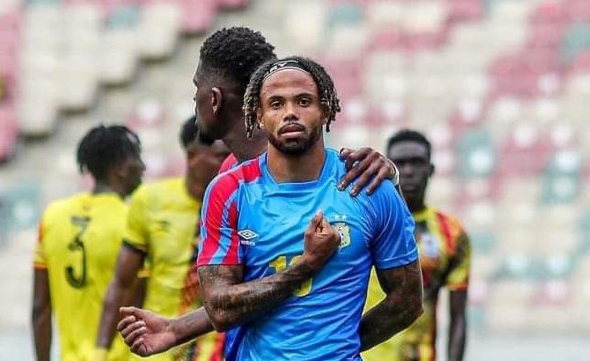 Théo Bongonda sous les couleurs de la RDC.