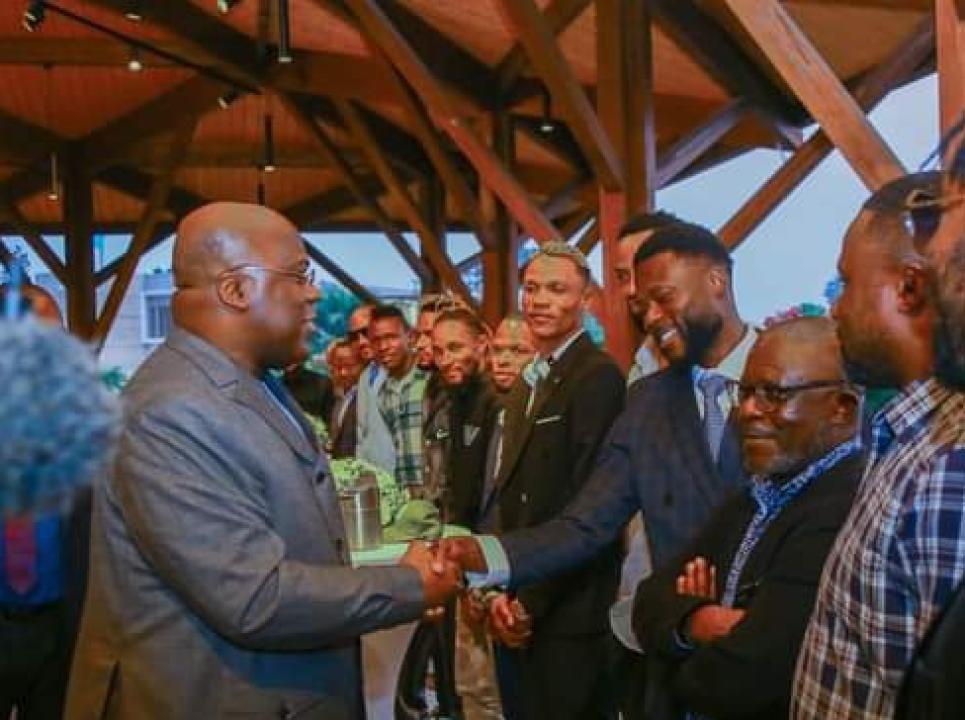 Félix Tshisekedi et les Léopards dans son domicile à Kinshasa.