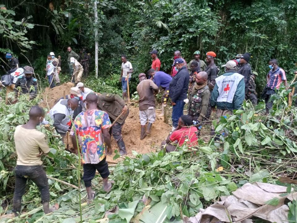 Enterrement digne des ossements humains de 13 civils tués par les ADF dans la région de Beni.