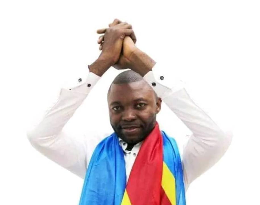 Me Papy Mbaki, cadre de Ensemble pour la République.