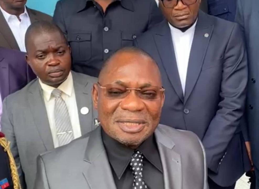 Le Procureur Général près la Cour de Cassation Firmin Mvonde après sa visite au commissariat général de la PNC ville de Kinshasa.