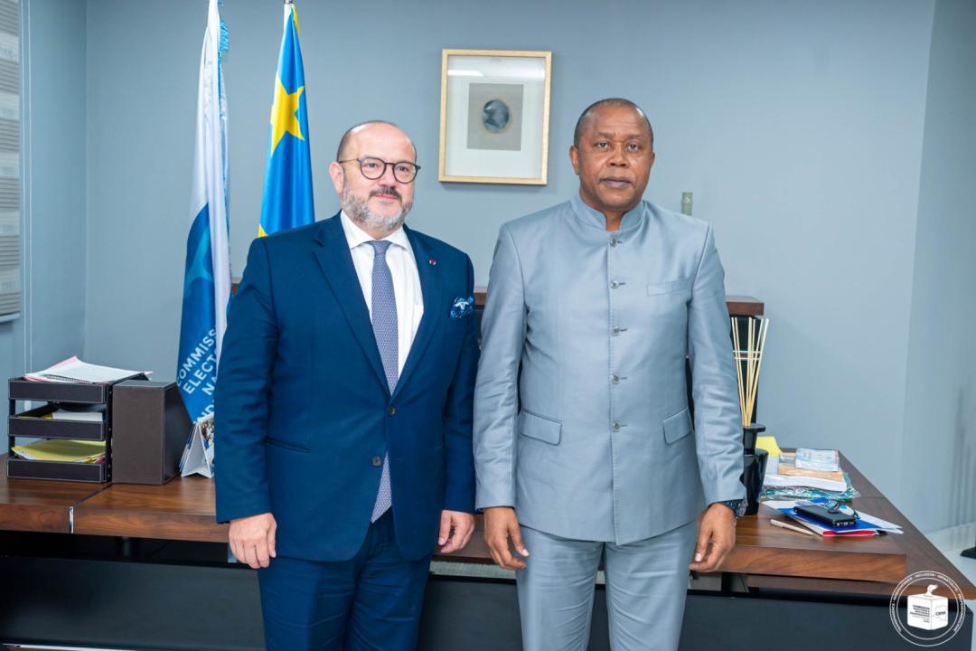Le Directeur général du service européen pour l'action extérieure de l'UE, Bernard Quintin et Denis Kadima, Président de la CENI.