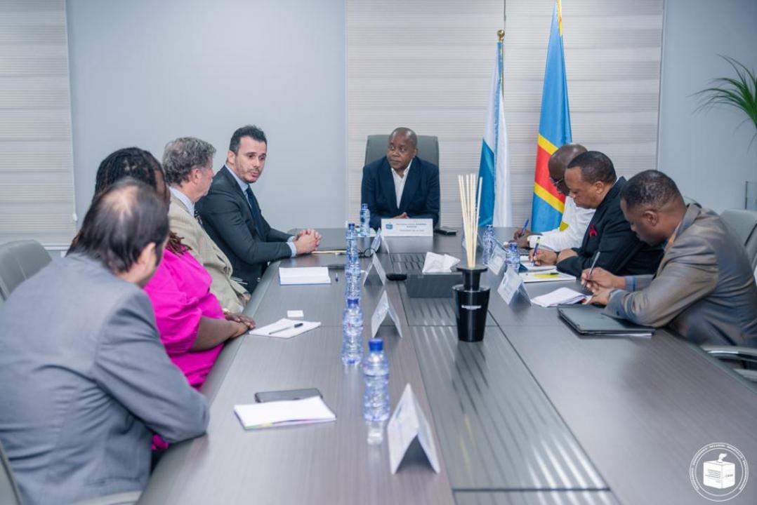 Le Président de la CENI, Denis Kadima lors d'un échange avec une délégation du centre Carter.