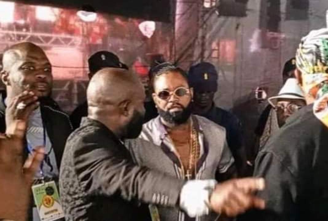 Ferré Gola lors de son entrée au stade Alphonse Massamba Debat. [Photo d'illustration]