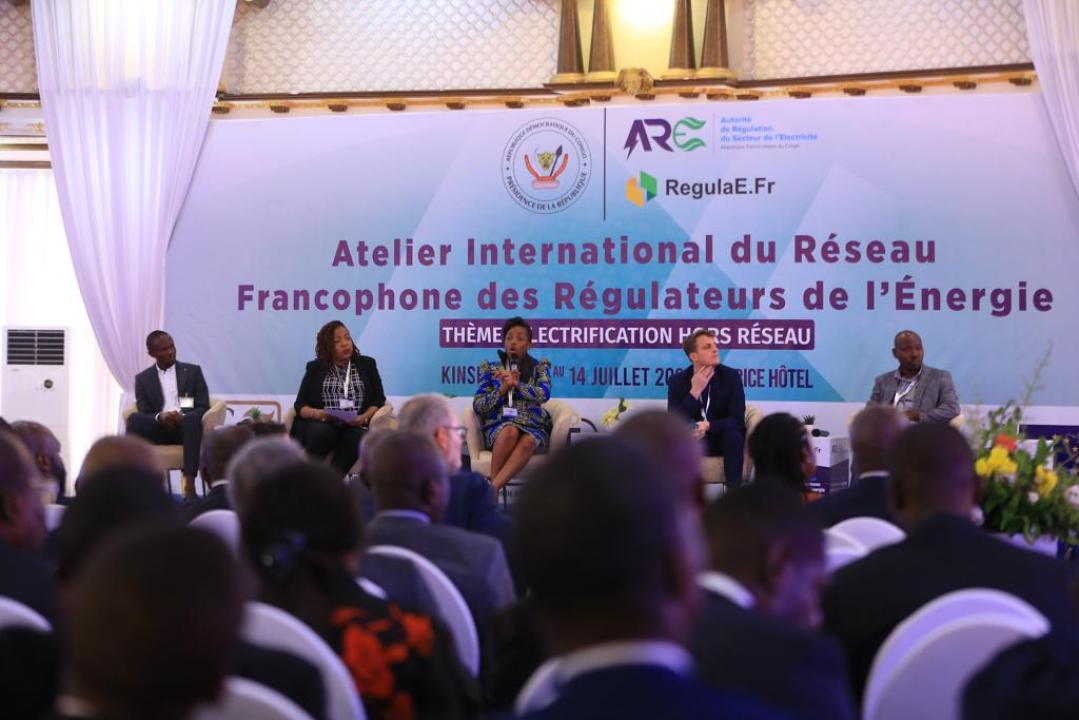 Le panel d'experts expose sur différents sous thèmes au 12 ème atelier du Réseau francophone de régulateurs de l'énergie (RegulaE.Fr) à Kinshasa.