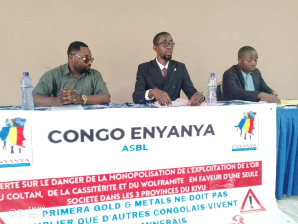 Les activistes de l'Asbl CONGO ENYANYA en point de presse.
