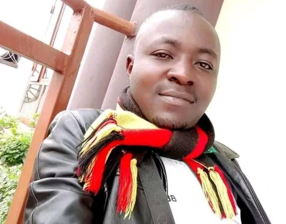 Dodo Mathe journaliste à la Radio Télévision Rwanzururu.