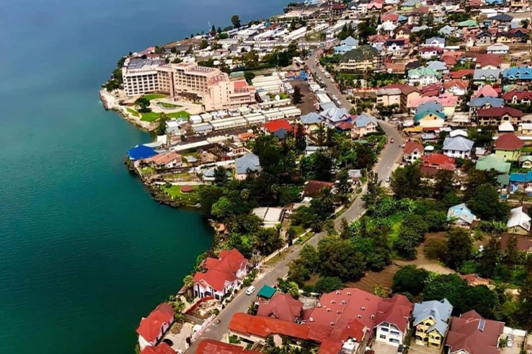 Vue à la hauteur de la ville de Goma et une partie du Lac Kivu